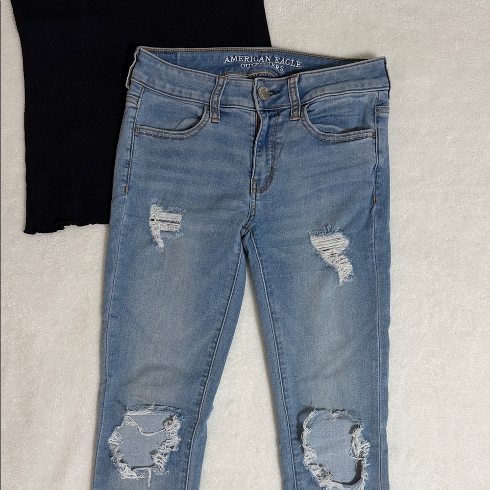 American Eagle Outfitters Women's Super Super Stretch Distressed Jegging
